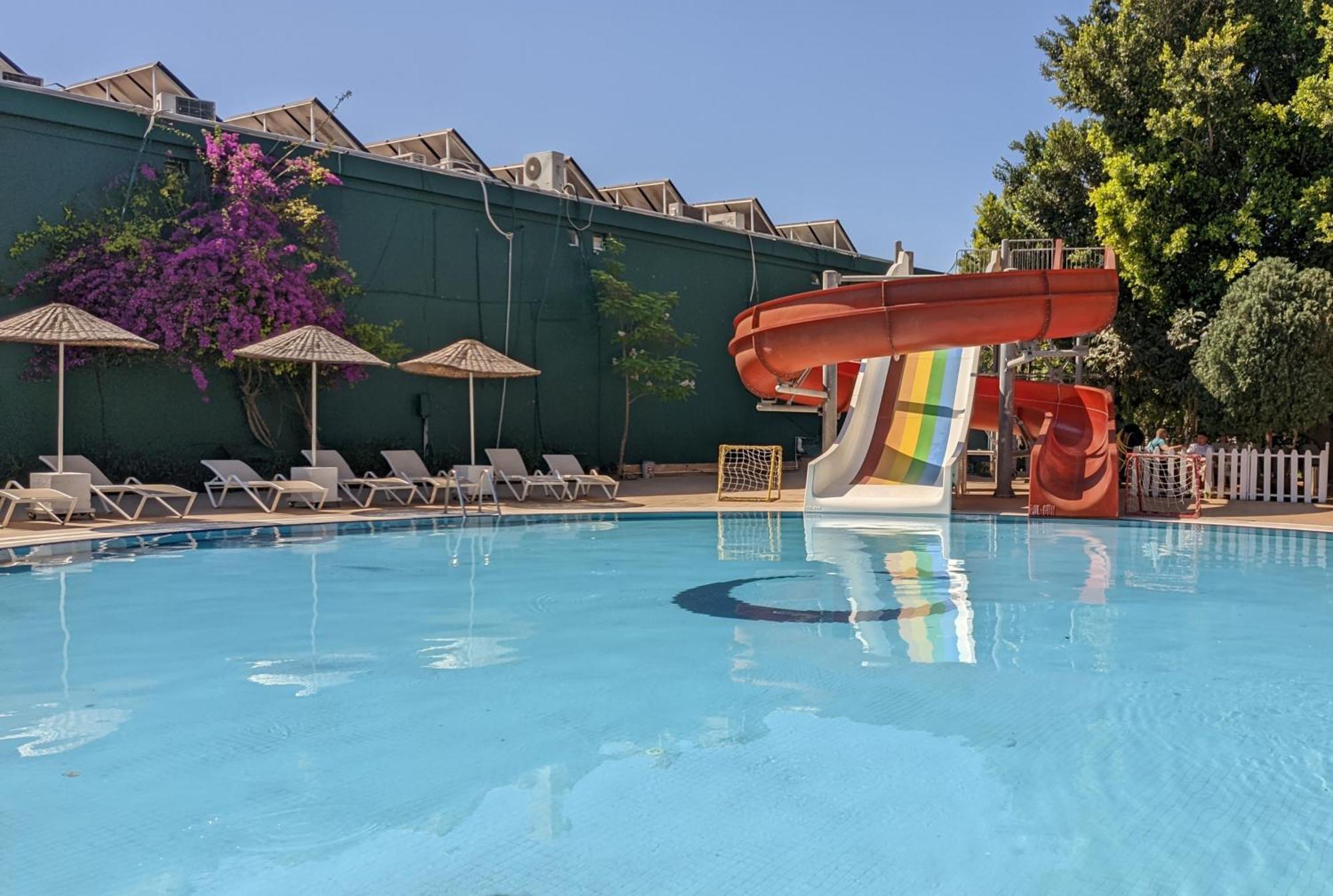 Uk Hotel Kiris Antalya Kültér fotó