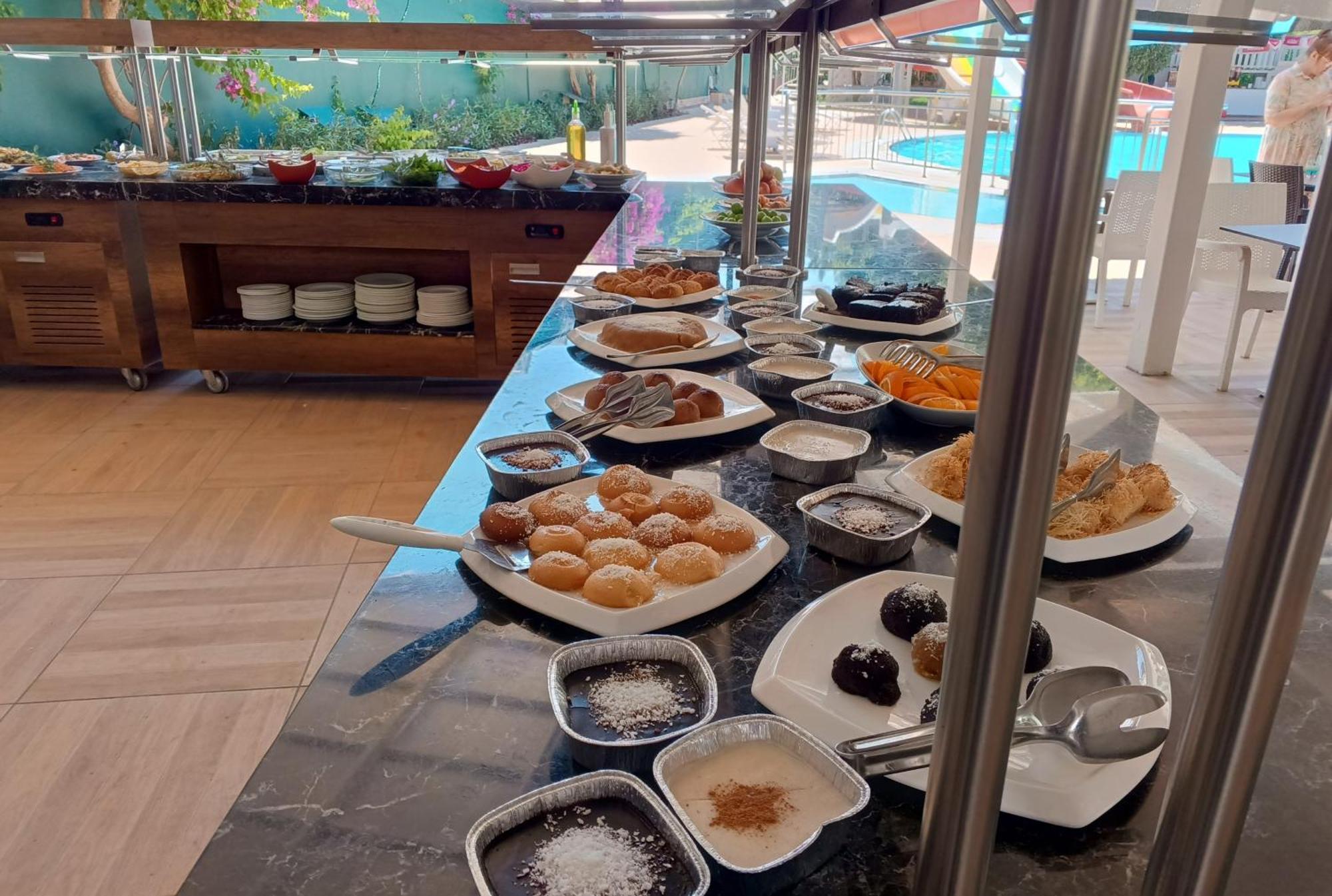 Uk Hotel Kiris Antalya Kültér fotó