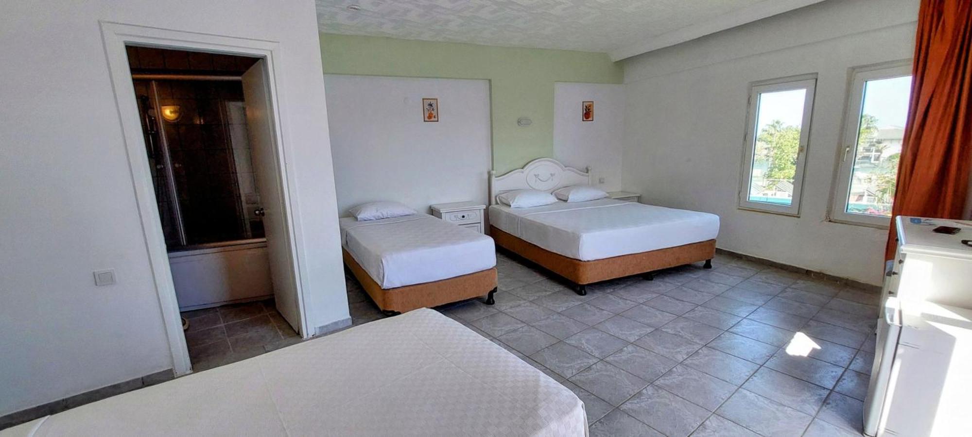 Uk Hotel Kiris Antalya Kültér fotó