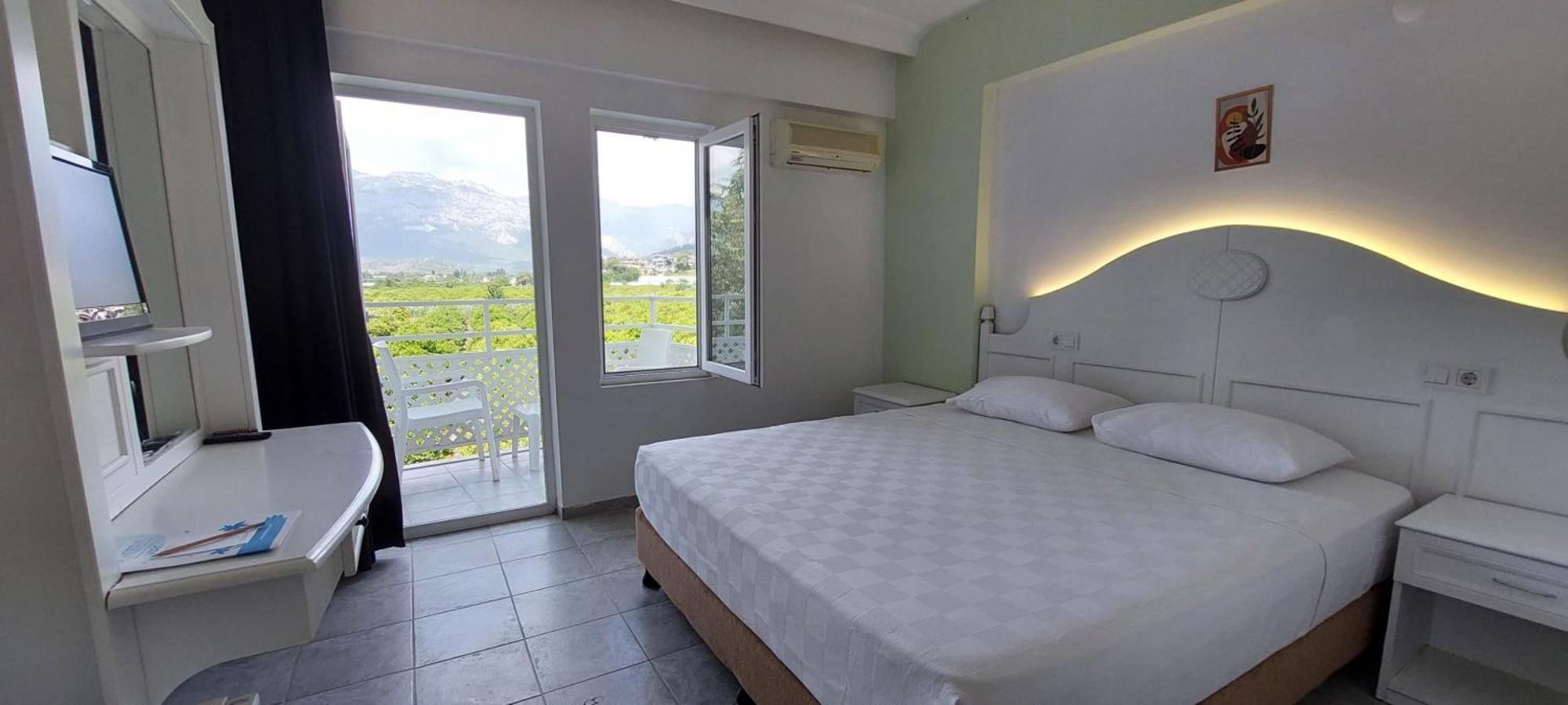 Uk Hotel Kiris Antalya Kültér fotó