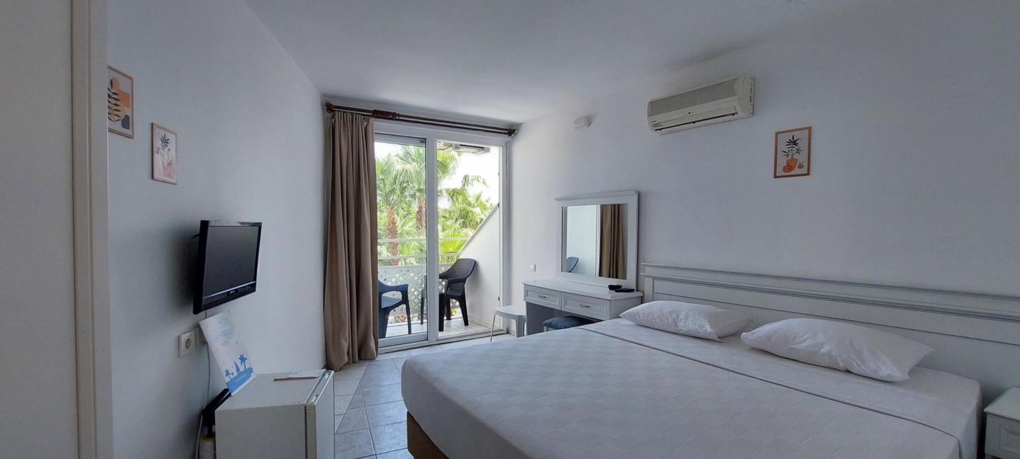 Uk Hotel Kiris Antalya Kültér fotó