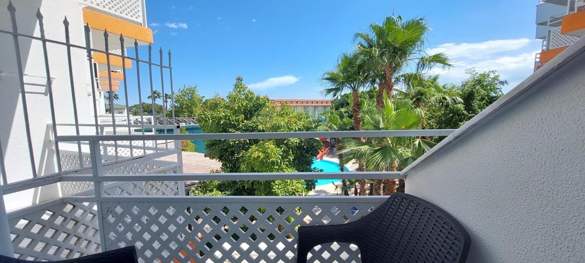 Uk Hotel Kiris Antalya Kültér fotó